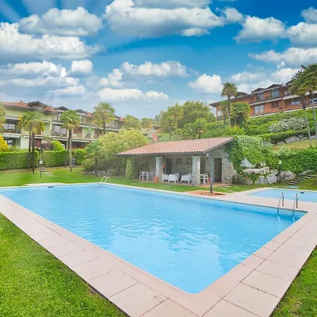 Amazing Gaia Le Palme Pool